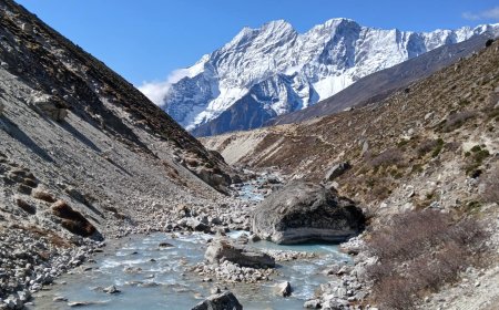 How to Stay Connected: Phone and Internet on the Everest Base Camp Route