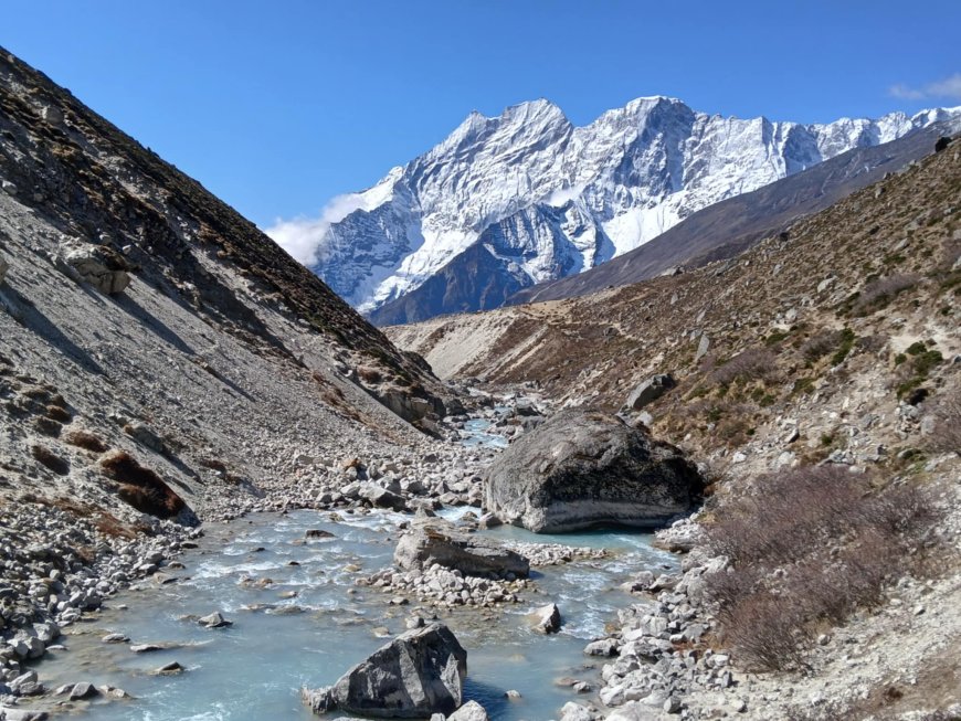 How to Stay Connected: Phone and Internet on the Everest Base Camp Route