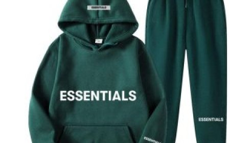 Your Wardrobe’s Must‑Have: The Essential Hoodie Is Here