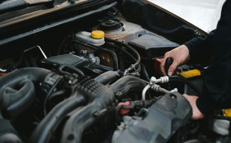 Top 5 Signs It’s Time to Visit a Mechanic in Cranbourne North