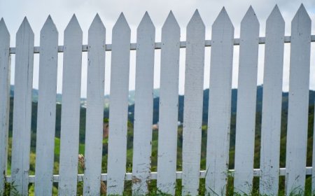 Plan Ahead: Use Our Wood Fence Cost Calculator for Accurate Pricing