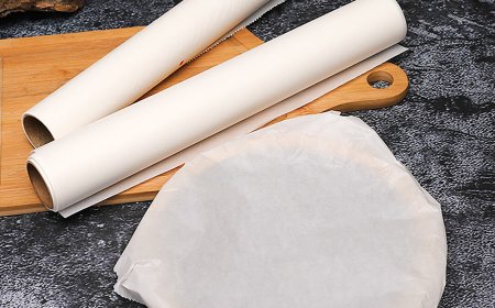 How Does Custom Greaseproof Paper Improve Food Packaging Quality?