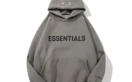 The Timeless Appeal of the Relaxed Essential Hoodie with Adjustable Drawstring Hood