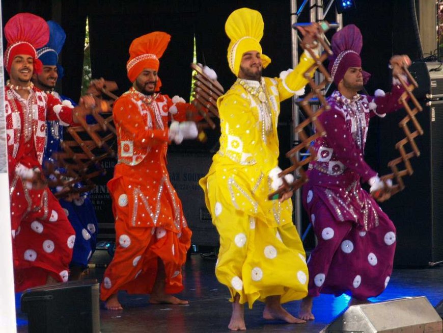 Discover Your Creative Side with the Best Art, Music, and Dance Classes in India